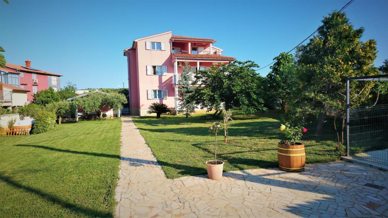 Apartments Volme Banjole Exterior photo